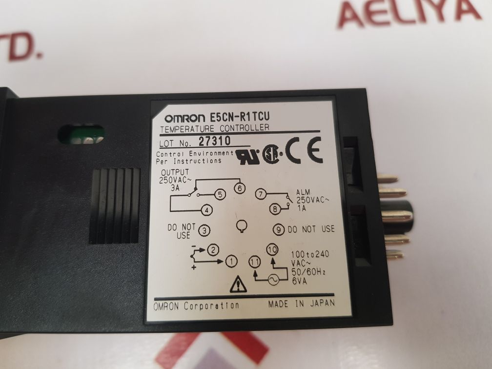 Omron e5cn-r1tcu temperature controller