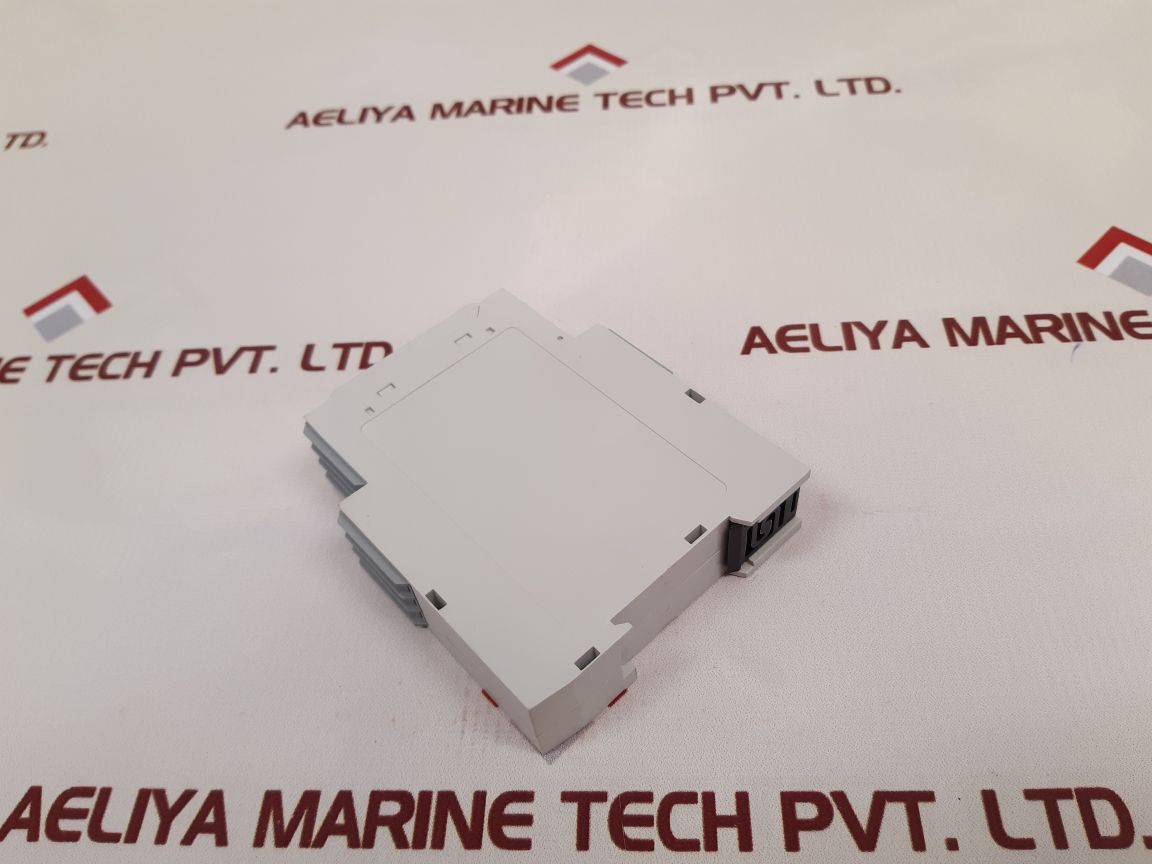 Carlo Gavazzi Dub02Ct23 Over-under Voltage Relay New