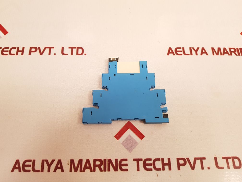 Set Of 8X Finder 34.51.7.024.0010 Relay With 93.01.7.024 Socket