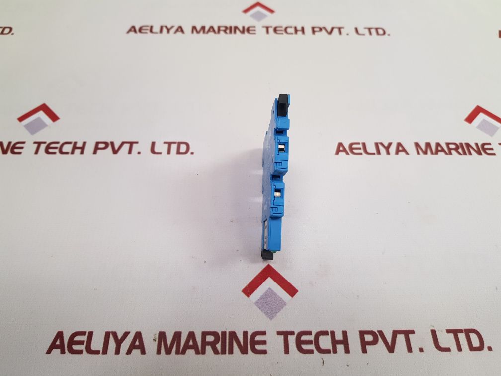 Set Of 8X Finder 34.51.7.024.0010 Relay With 93.01.7.024 Socket