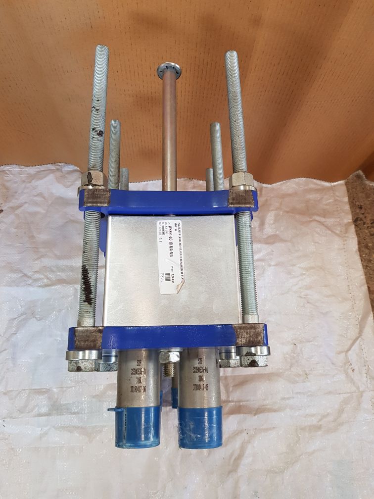 Alfa laval m3-fg gasketed plate and frame heat exchanger unit 