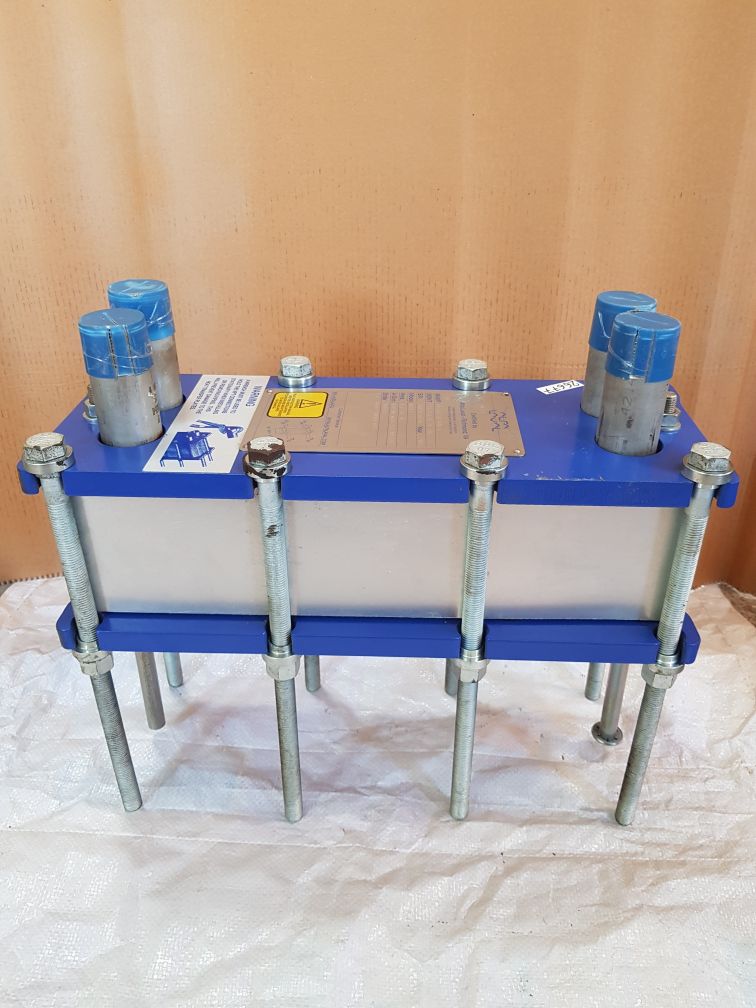 Alfa laval m3-fg gasketed plate and frame heat exchanger unit 