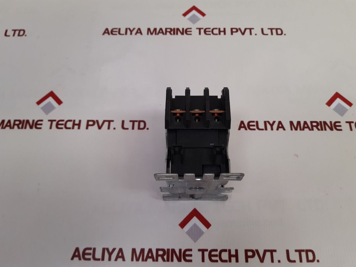 Carrier Transicold 10-00304-33 Contactor Used