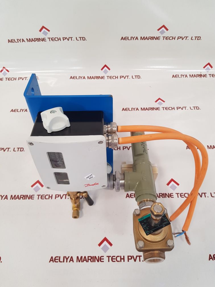 Danfoss  rt200 pressure switch with a3281-003 and ckd adk11-20a valve set 