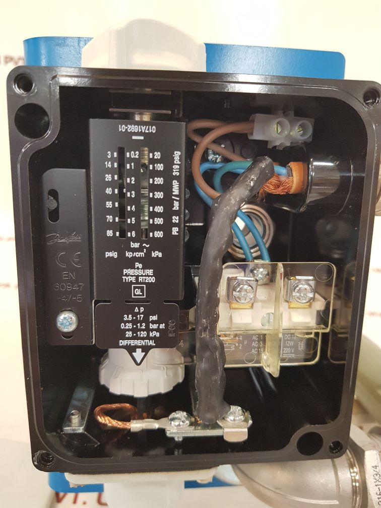 Danfoss  rt200 pressure switch with a3281-003 and ckd adk11-20a valve set 
