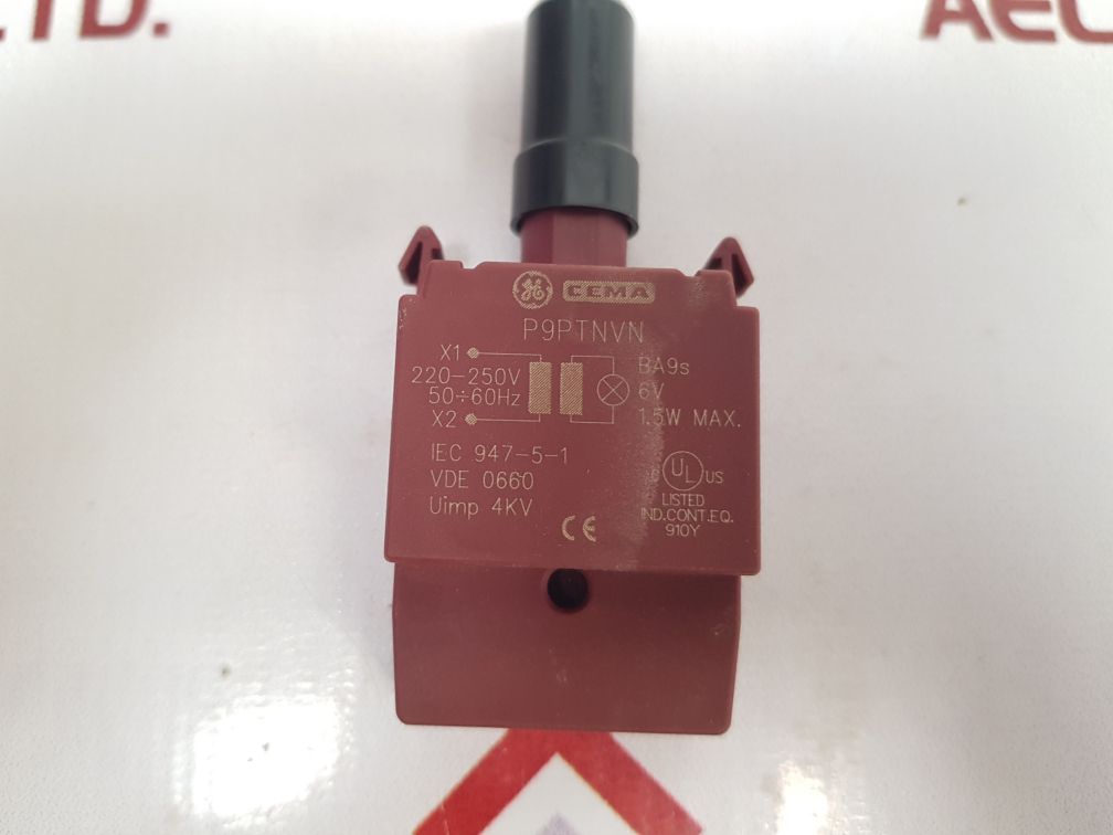 Cema P9Ptnvn Lamp Socket With Transformer