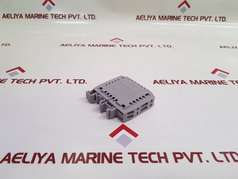 Entrelec 10 004.21 relay interface module 