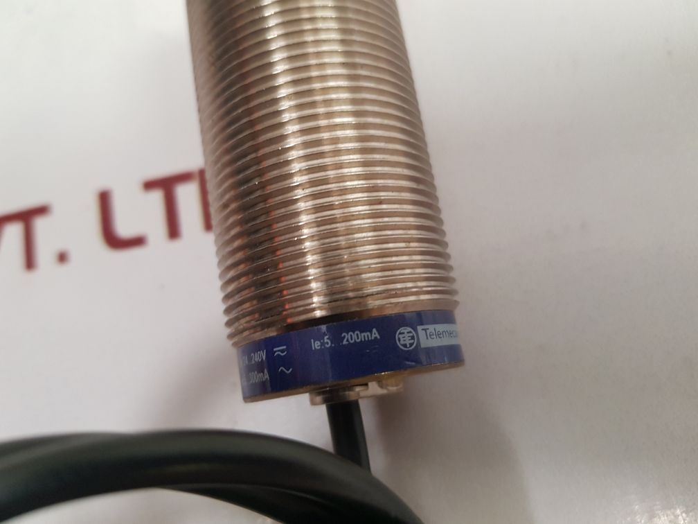 Telemecanique Square D Xs630B1Mal2 Inductive Proximity Sensor