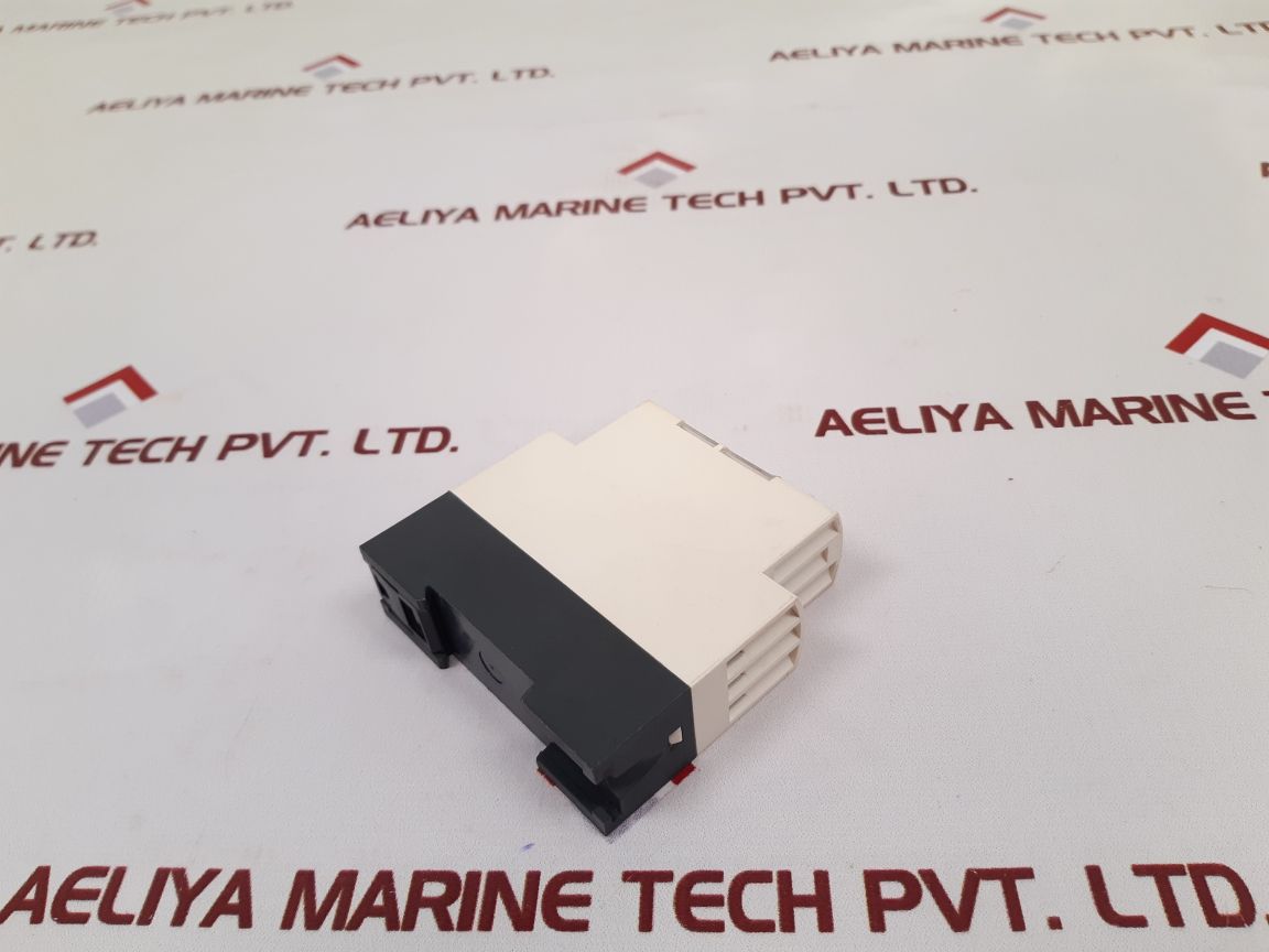 Telemecanique/Schneider Electric Re7Tl11Bu Timer Relay