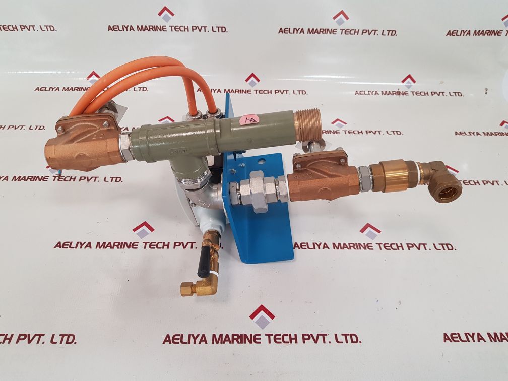 Danfoss rt200 pressure switch with a3281-003 and ckd adk11-20a valve with box 