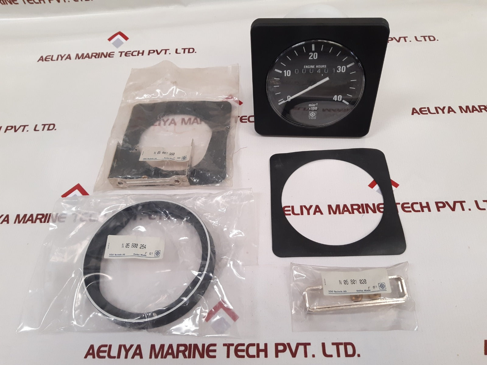 Vdo Technik Min-1 X100 Gauge, Tach Hourmeter