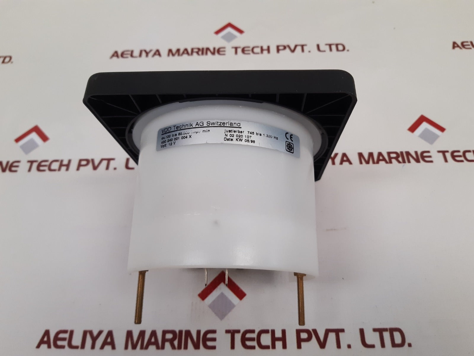 Vdo Technik Min-1 X100 Gauge, Tach Hourmeter