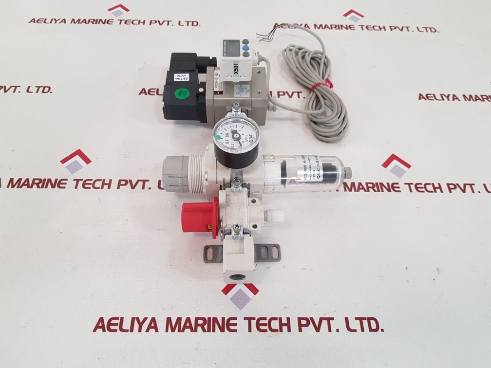 Smc av2000-02-5dz solenoid valve with aw20-vhs20-av-x1s2104a 