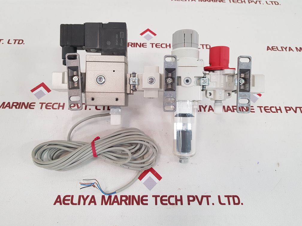 Smc av2000-02-5dz solenoid valve with aw20-vhs20-av-x1s2104a 