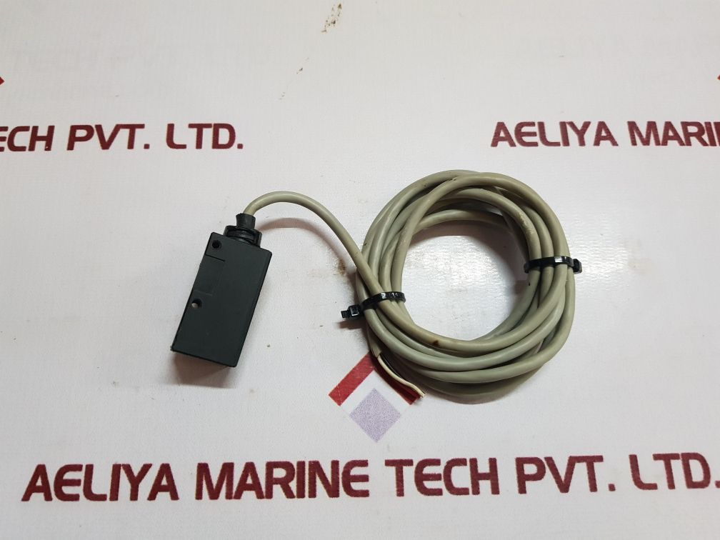 Omron E3S-ds10E41 Photoelectric Switch