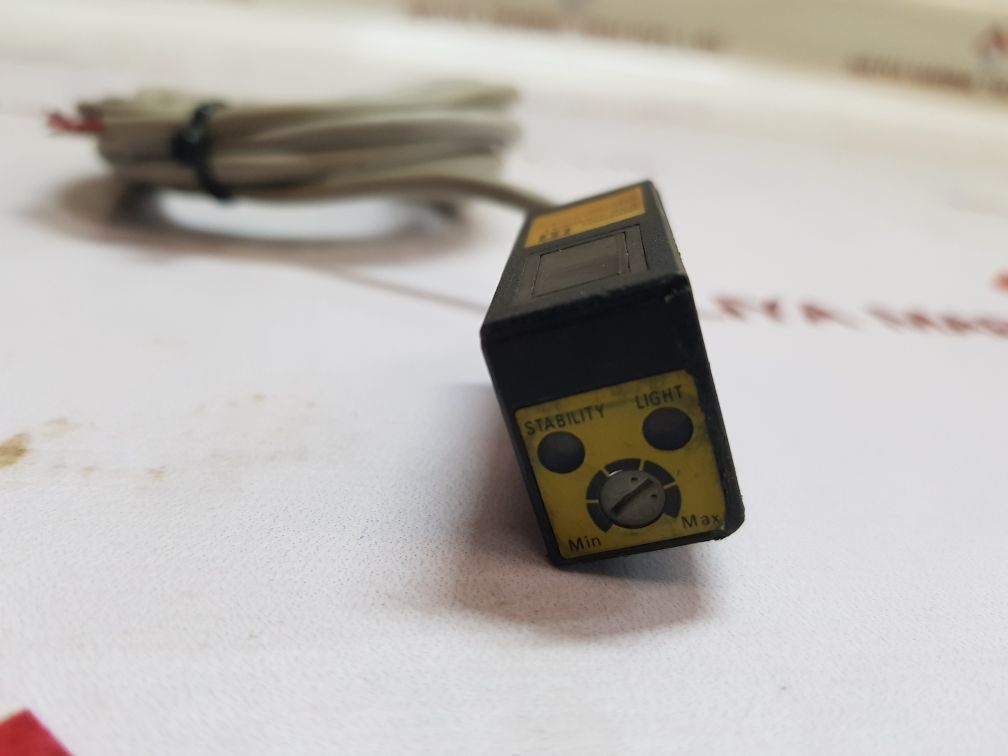 Omron E3S-ds10E41 Photoelectric Switch