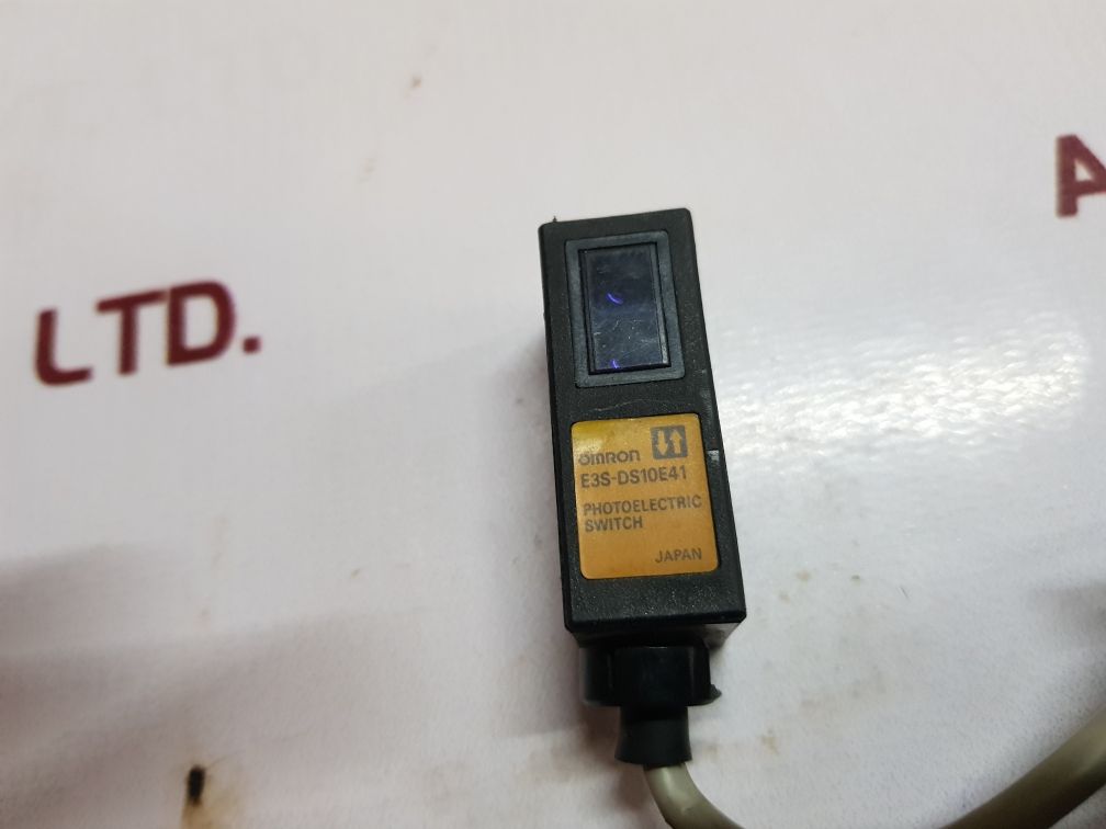 Omron E3S-ds10E41 Photoelectric Switch
