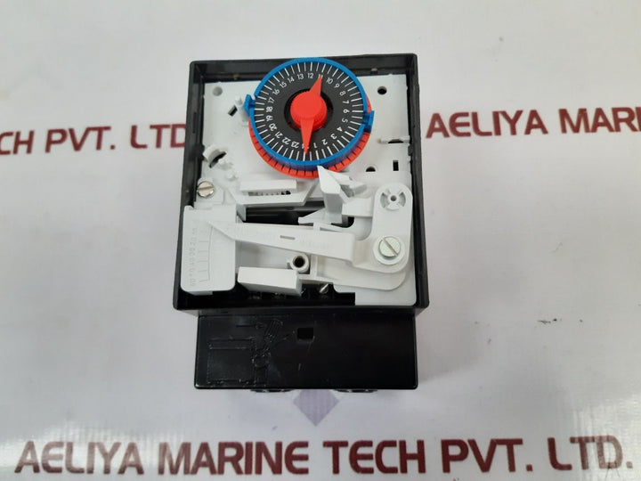 Legrand 499 21 Analogue Time Switch
