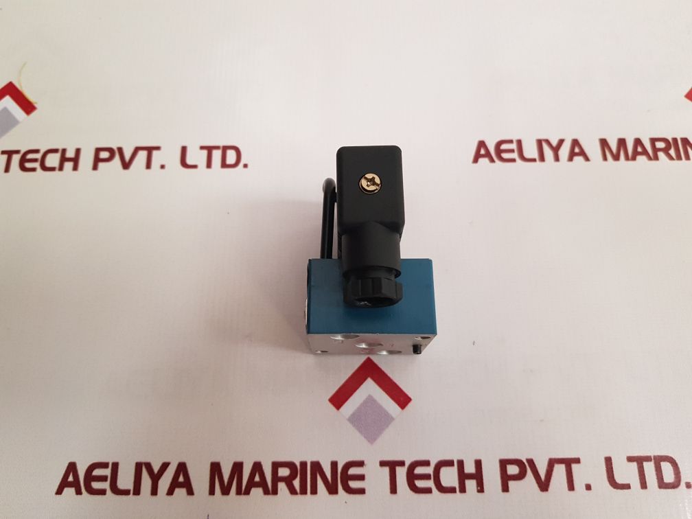Rexroth 3722270220 Pneumatic Directional Control Aventics Valve Fd: 05W32
