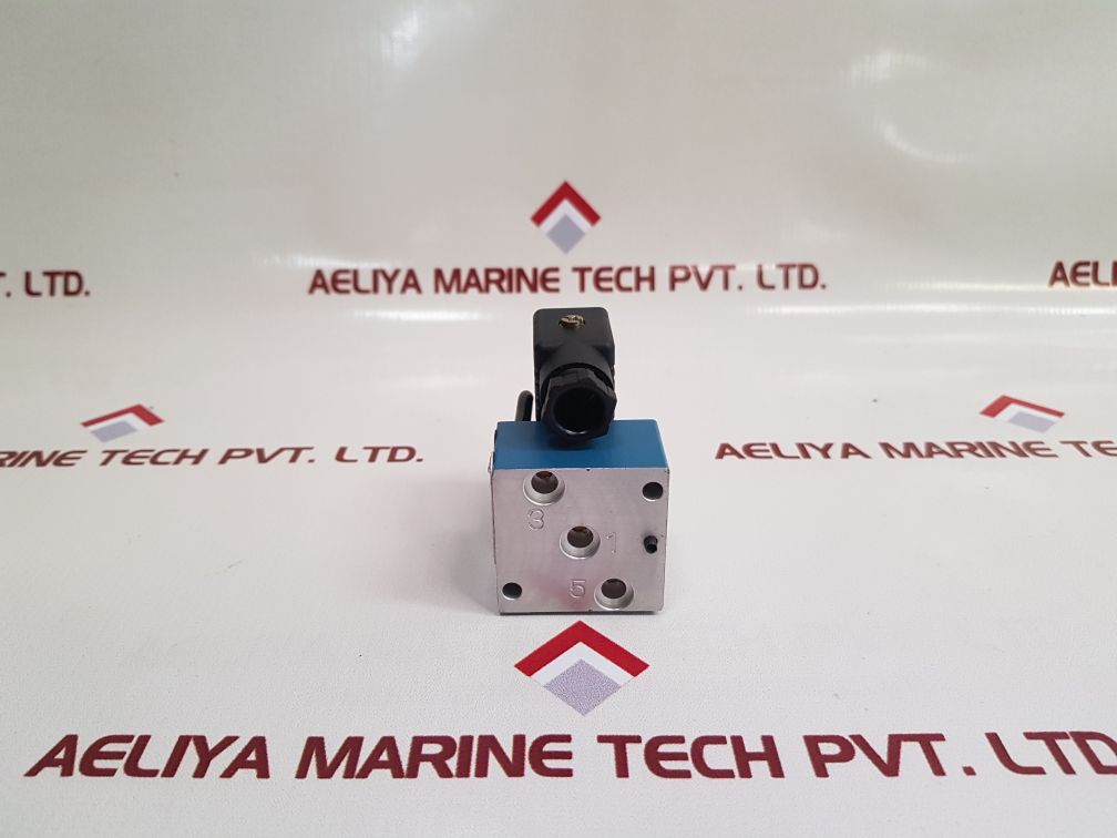 Rexroth 3722270220 Pneumatic Directional Control Aventics Valve Fd: 05W32
