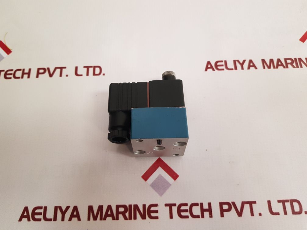 Rexroth 3722270220 Pneumatic Directional Control Aventics Valve Fd: 05W32
