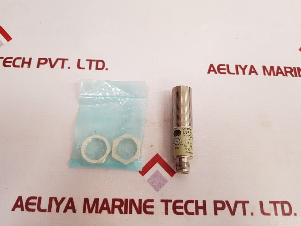 Omron E3F2-r4B4-m1-m Photoelectric Switch