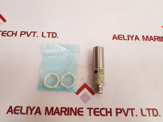 Omron E3F2-r4B4-m1-m Photoelectric Switch