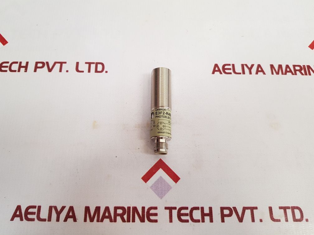 Omron E3F2-r4B4-m1-m Photoelectric Switch
