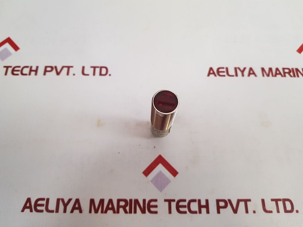 Omron e3f2-r4b4-m1-m photoelectric sensor