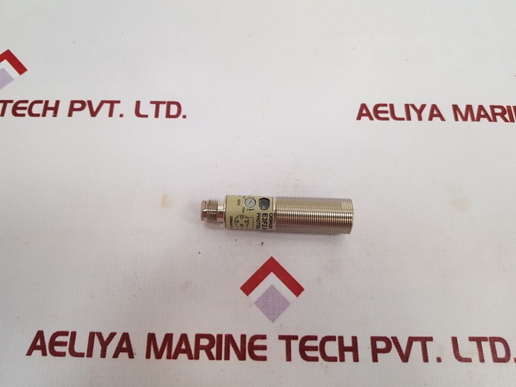 Omron e3f2-r4b4-m1-m photoelectric sensor