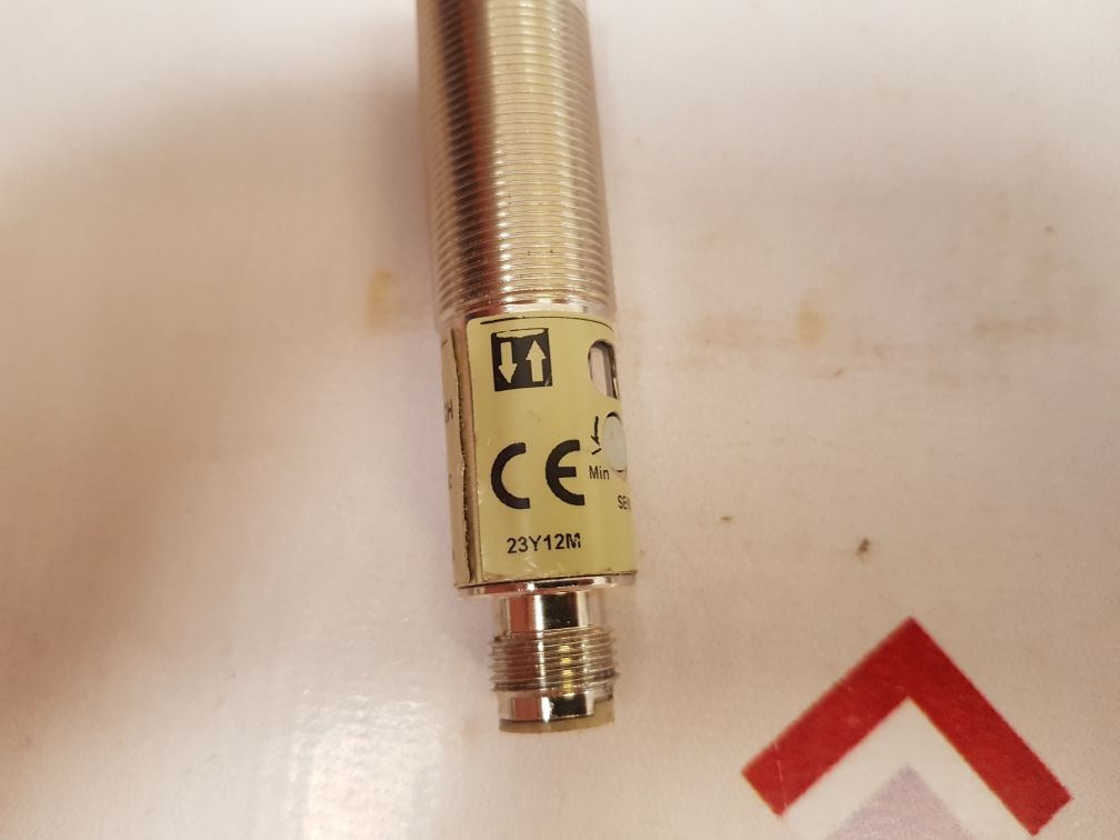 Omron e3f2-r4b4-m1-m photoelectric sensor
