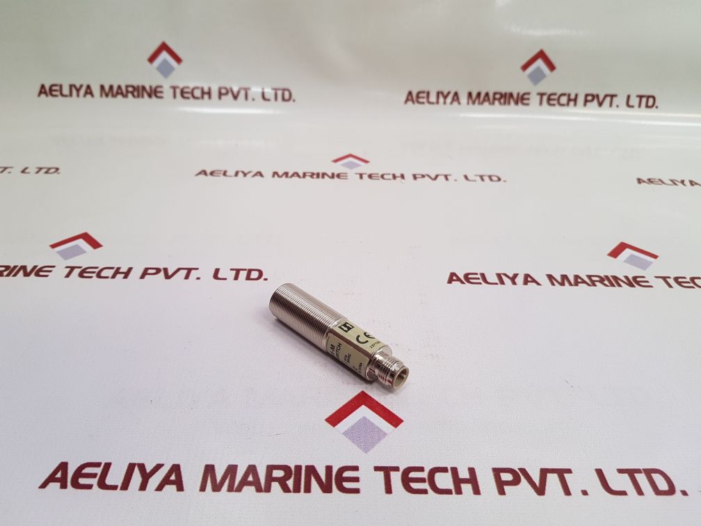 Omron e3f2-r4b4-m1-m photoelectric sensor