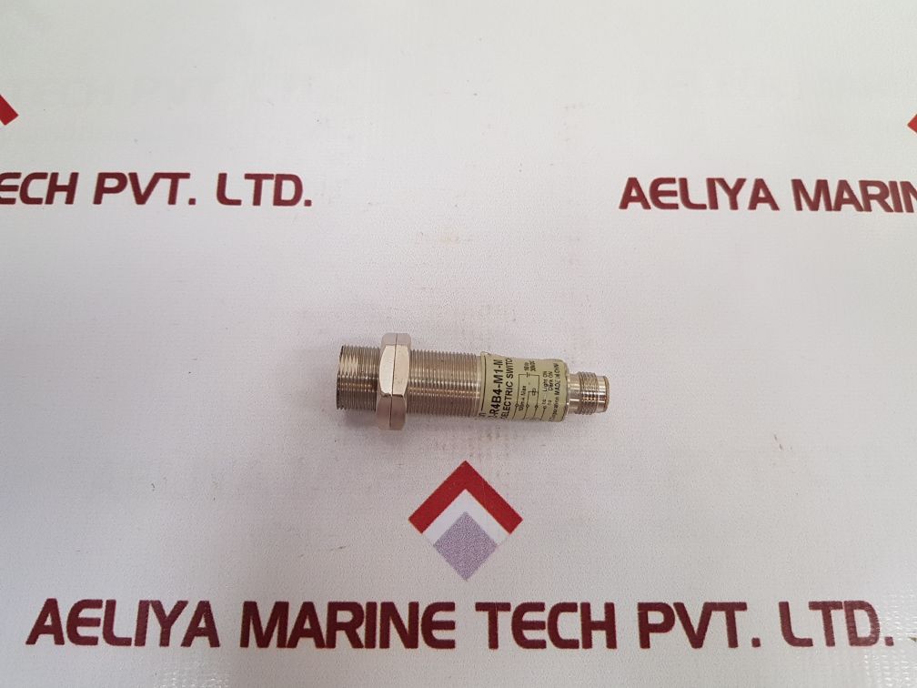 Omron e3f2-r4b4-m1-m photoelectric sensor Used