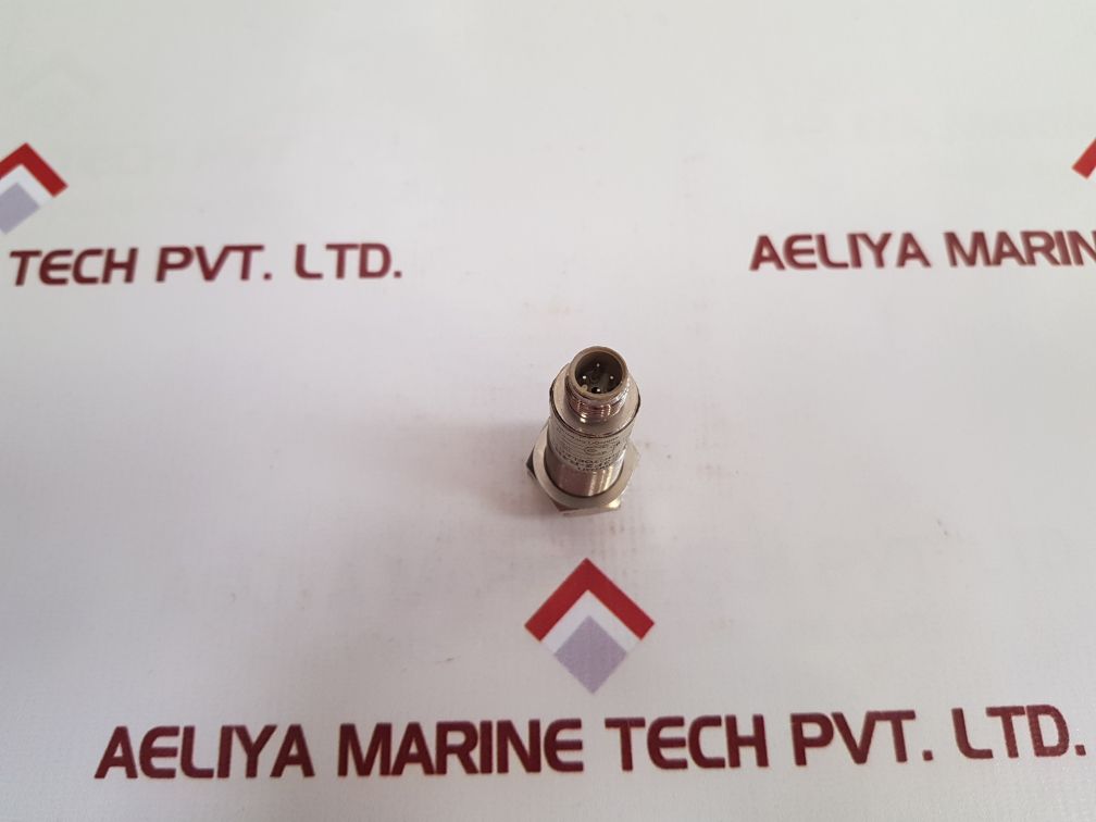 Omron e3f2-r4b4-m1-m photoelectric sensor Used