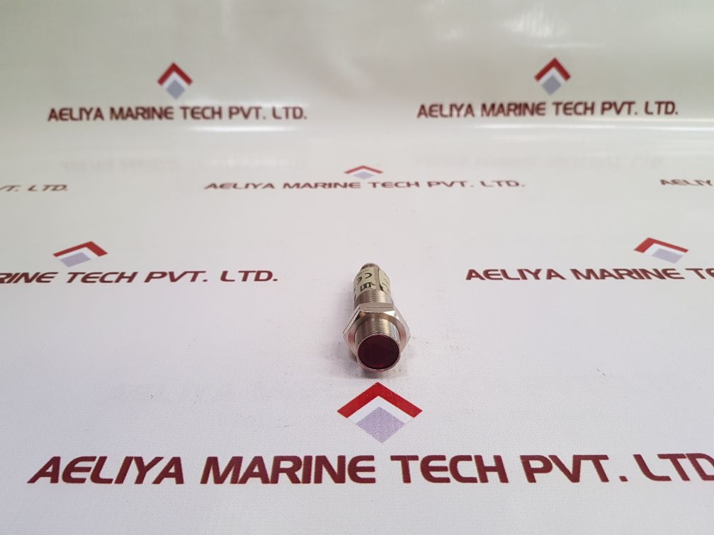 Omron e3f2-r4b4-m1-m photoelectric sensor Used