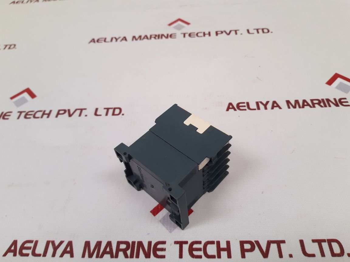 Telemecanique Ca3Kn 22Fd Control Relay
