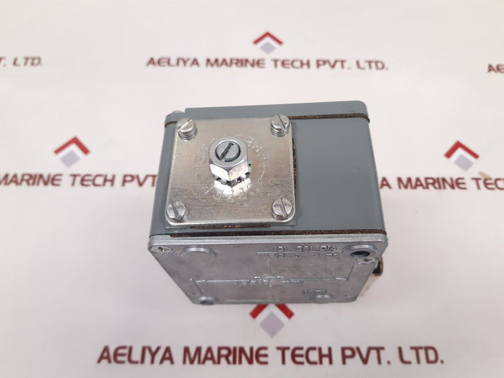 Allen-bradley 836T-t252J Bulletin 836T Pressure Control

