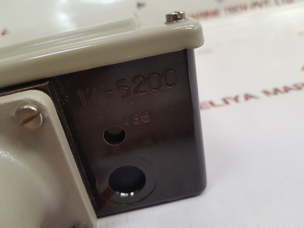 Danfoss 17-5200 Pressure Control