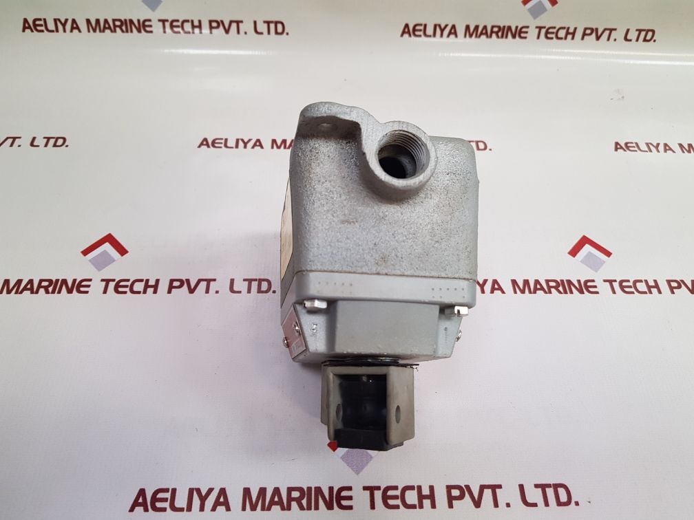 Appleton 502871 Push Button Switch Efdcb150U2-app