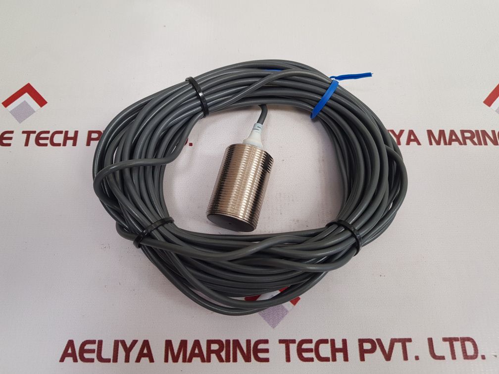 Omron E2A-m30Ks15-wp-b1 Photoelectric Switch