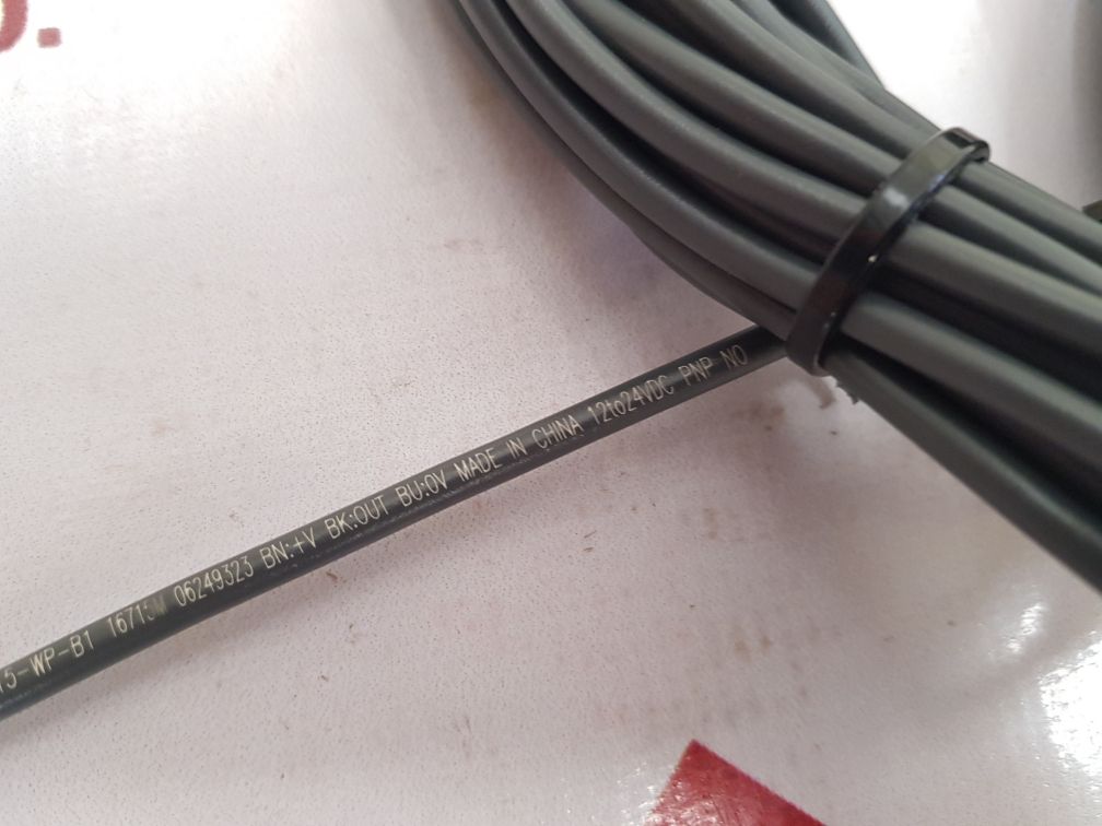 Omron E2A-m30Ks15-wp-b1 Photoelectric Switch