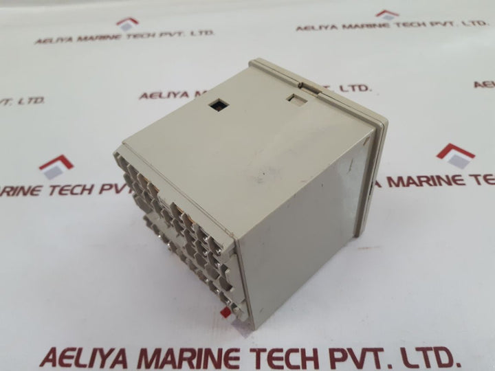 Chino Dz 2000 Digital Indication Controller