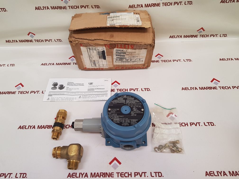 United Electric J120-612 Differential Pressure Switches 125 To 3000 8.6 To 206.8
