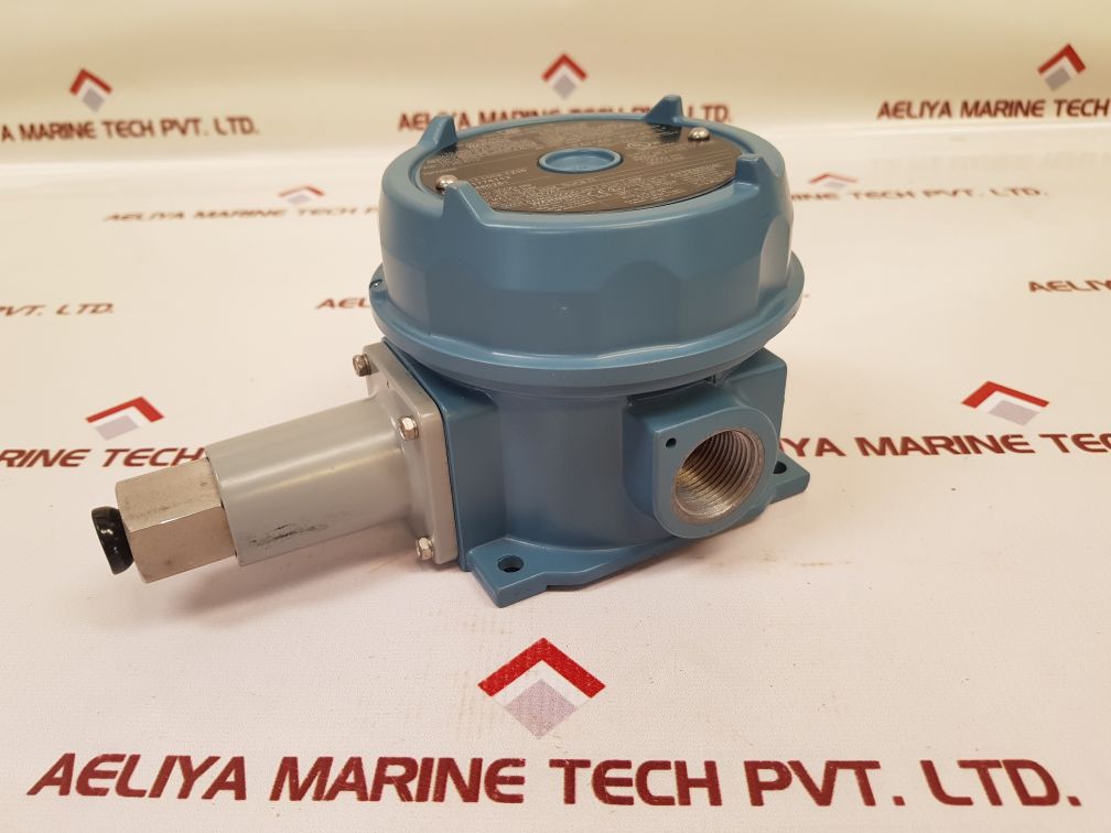 United Electric J120-612 Differential Pressure Switches 125 To 3000 8.6 To 206.8