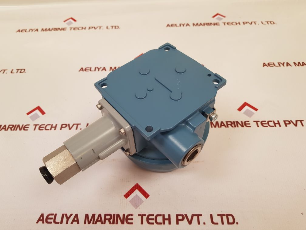 United Electric J120-612 Differential Pressure Switches 125 To 3000 8.6 To 206.8