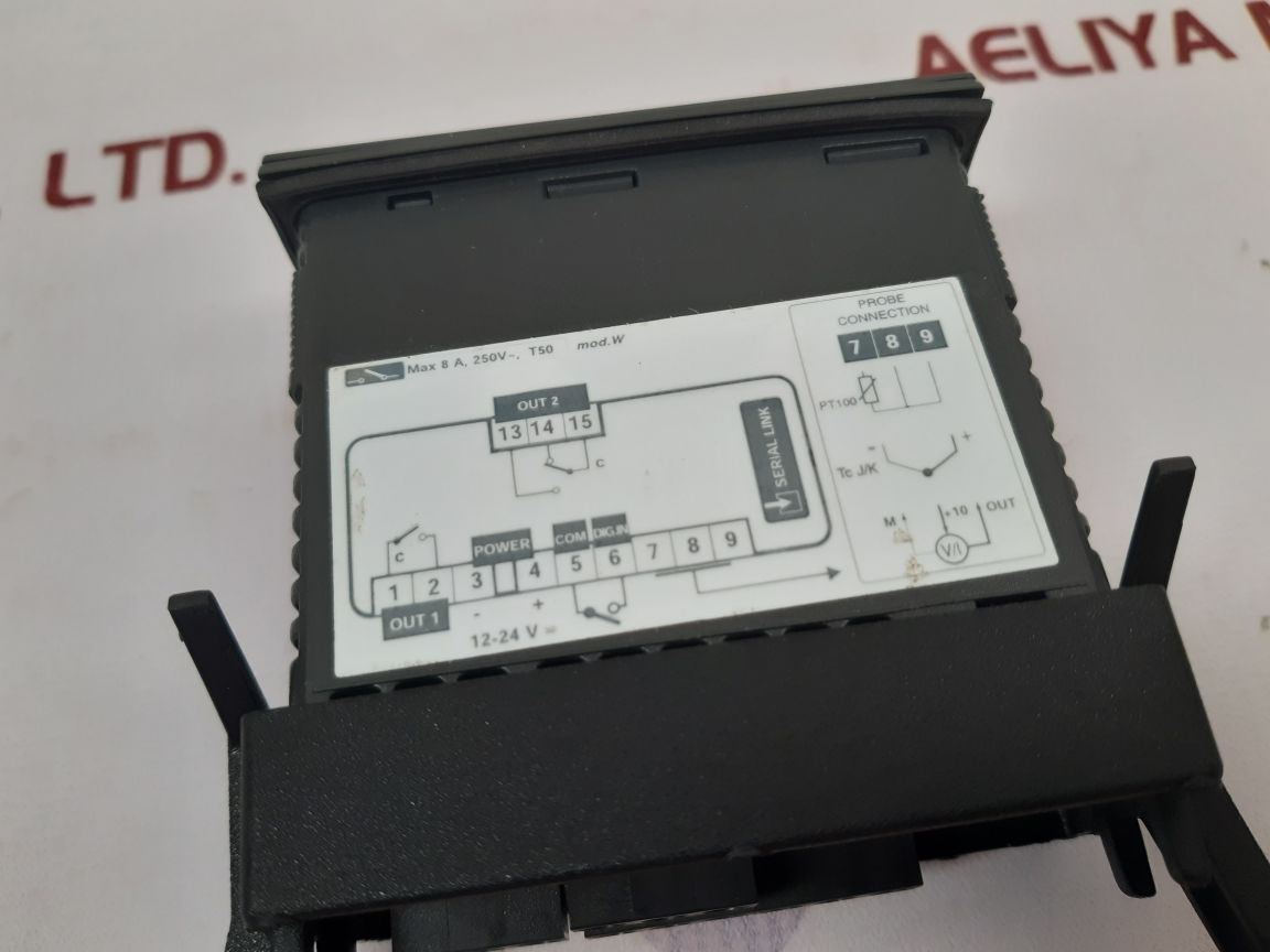 Carel Ir32W30000 Temperature Controller Rev. 1.031