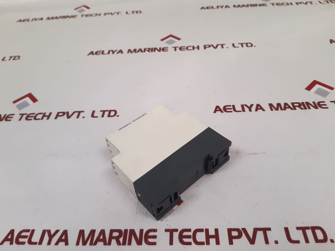 Telemecanique/Schneider Electric Re7Ma11Bu On And Off Delay Timer Relay