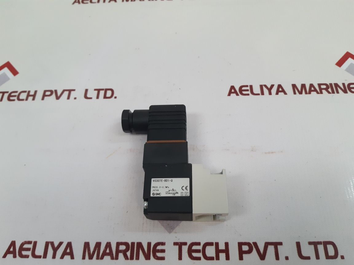 Smc v0307e-bd1-q solenoid valve ac24v