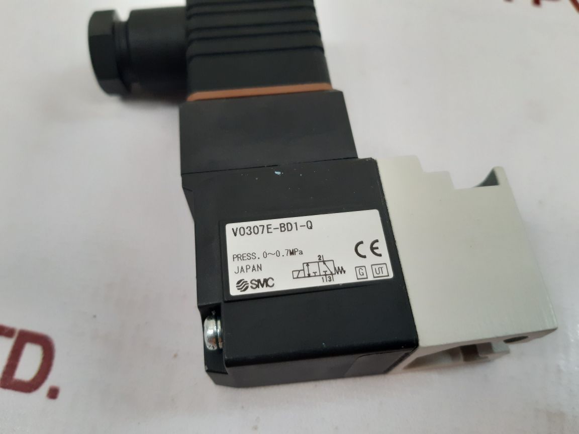 Smc v0307e-bd1-q solenoid valve ac24v