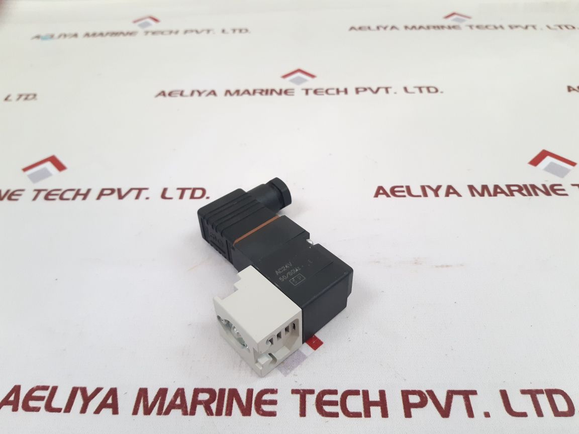 Smc v0307e-bd1-q solenoid valve ac24v